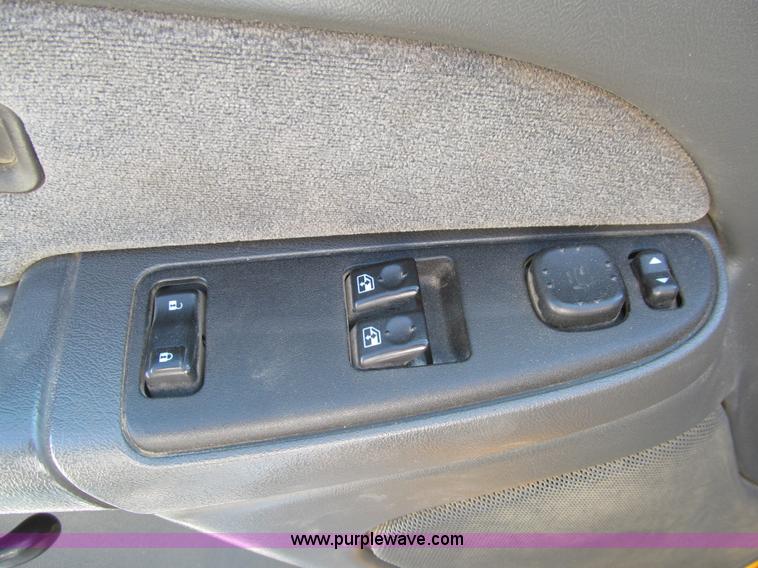 image for item K5559 2003 Chevrolet Silverado 2500HD LS pickup truck