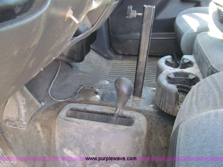 image for item K5559 2003 Chevrolet Silverado 2500HD LS pickup truck