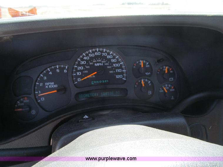 image for item K5559 2003 Chevrolet Silverado 2500HD LS pickup truck