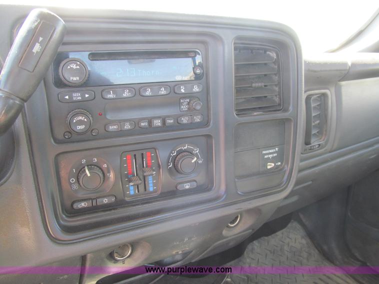 image for item K5559 2003 Chevrolet Silverado 2500HD LS pickup truck