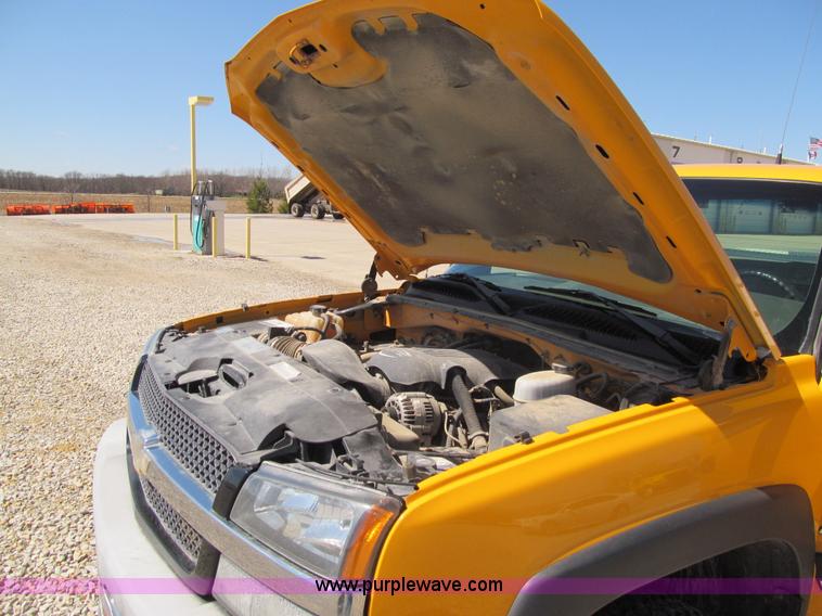 image for item K5559 2003 Chevrolet Silverado 2500HD LS pickup truck