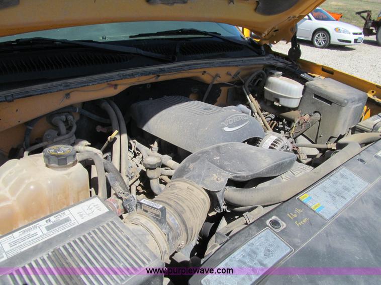 image for item K5559 2003 Chevrolet Silverado 2500HD LS pickup truck