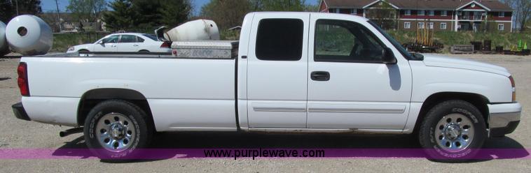 image for item K5621 2006 Chevrolet Silverado 1500 LT Ext. Cab pickup truck