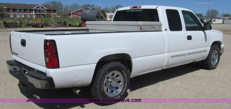 image for item K5621 2006 Chevrolet Silverado 1500 LT Ext. Cab pickup truck