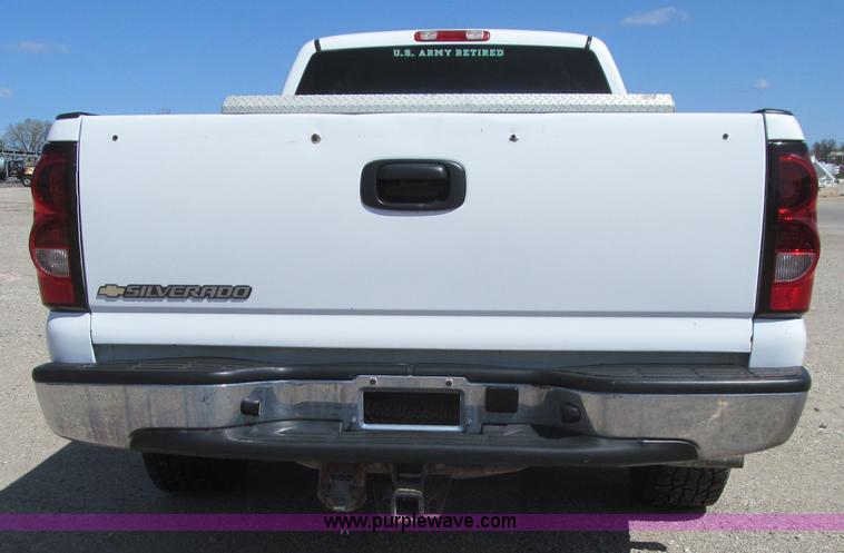 image for item K5621 2006 Chevrolet Silverado 1500 LT Ext. Cab pickup truck