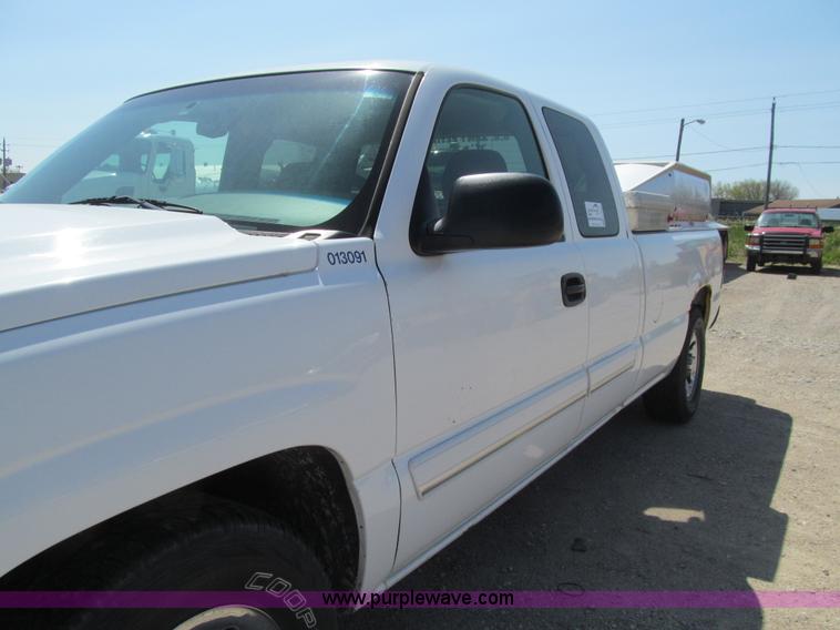 image for item K5621 2006 Chevrolet Silverado 1500 LT Ext. Cab pickup truck