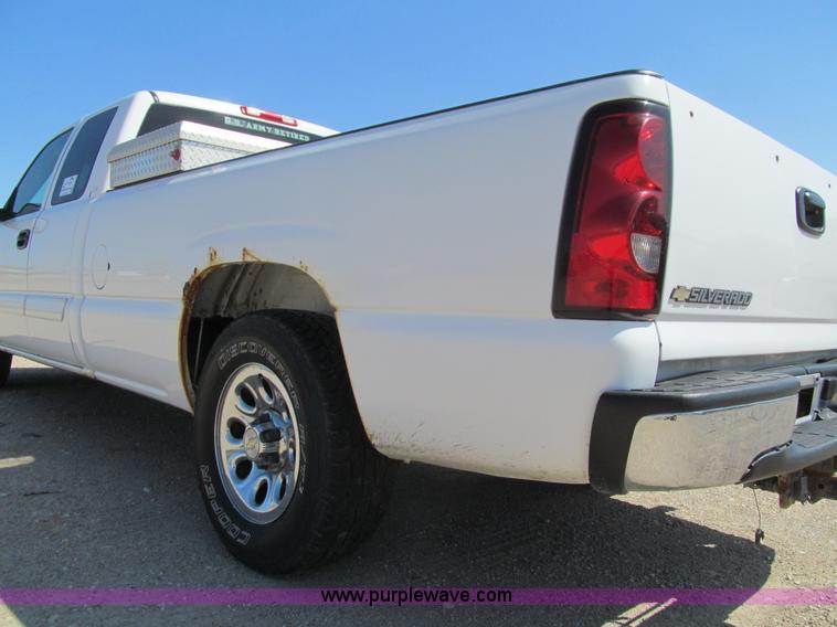 image for item K5621 2006 Chevrolet Silverado 1500 LT Ext. Cab pickup truck