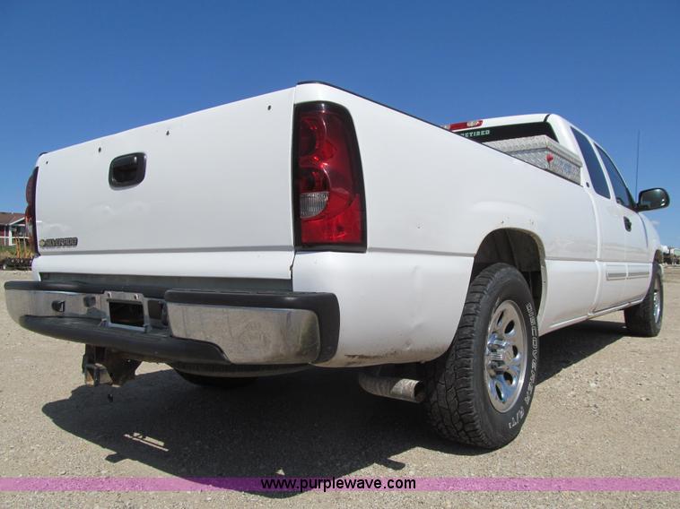 image for item K5621 2006 Chevrolet Silverado 1500 LT Ext. Cab pickup truck