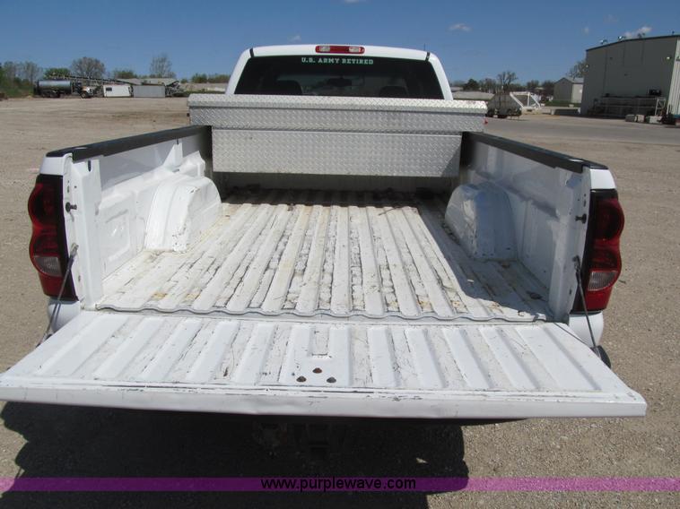image for item K5621 2006 Chevrolet Silverado 1500 LT Ext. Cab pickup truck