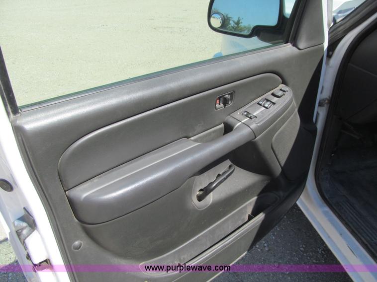 image for item K5621 2006 Chevrolet Silverado 1500 LT Ext. Cab pickup truck