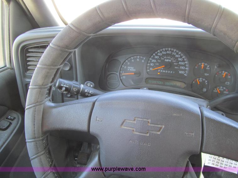 image for item K5621 2006 Chevrolet Silverado 1500 LT Ext. Cab pickup truck