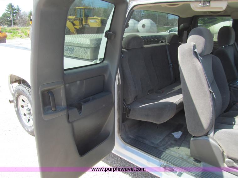 image for item K5621 2006 Chevrolet Silverado 1500 LT Ext. Cab pickup truck