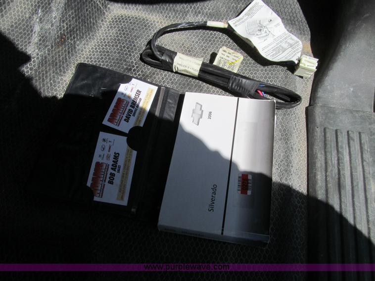 image for item K5621 2006 Chevrolet Silverado 1500 LT Ext. Cab pickup truck