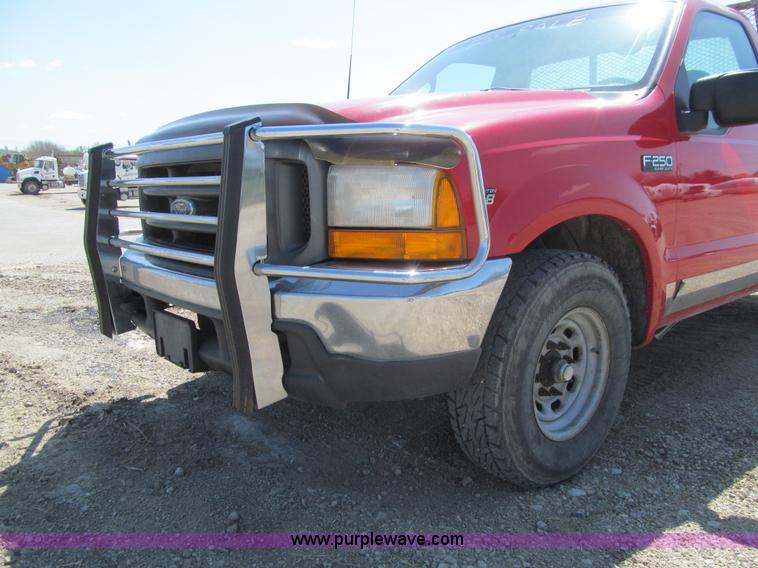 image for item K5622 1999 Ford F250 Super Duty XL pickup truck
