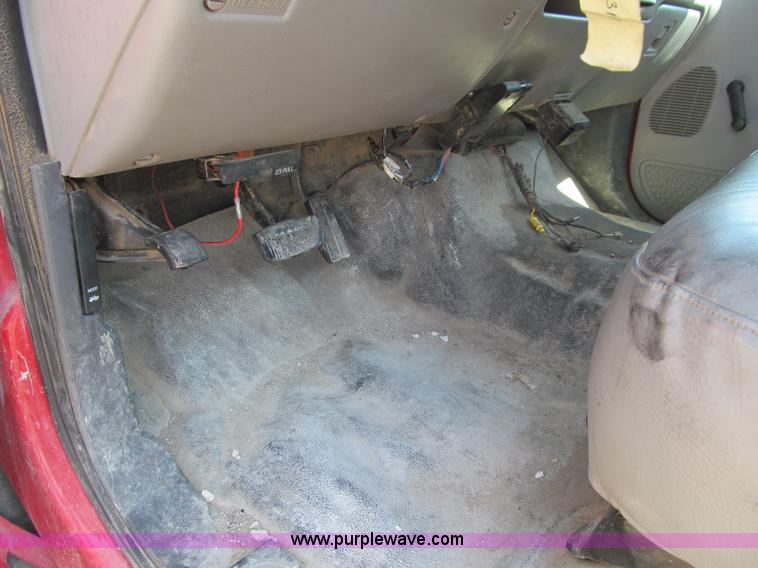 image for item K5622 1999 Ford F250 Super Duty XL pickup truck