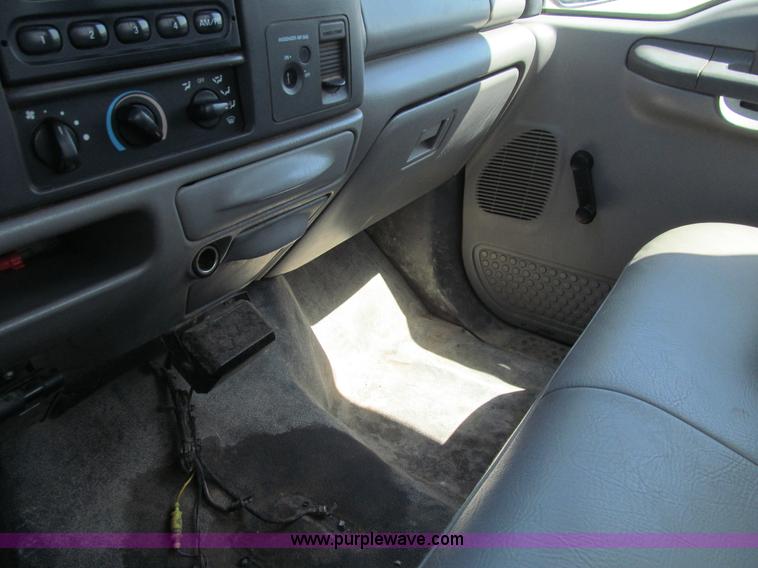 image for item K5622 1999 Ford F250 Super Duty XL pickup truck