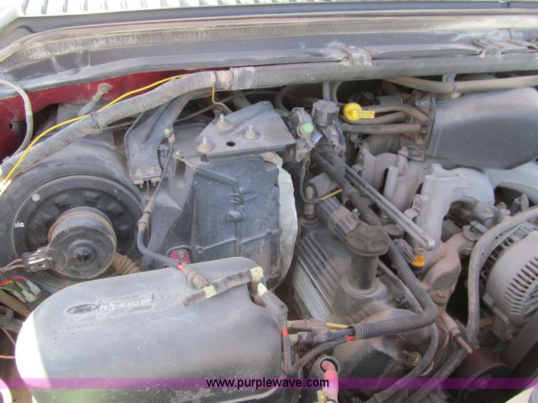 image for item K5622 1999 Ford F250 Super Duty XL pickup truck