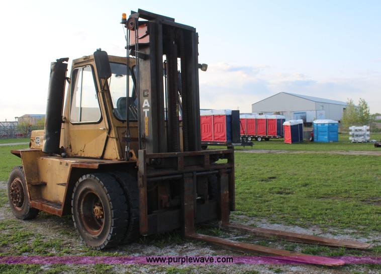 image for item K6812 Caterpillar V200B forklift