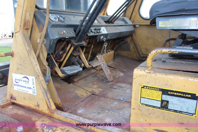 image for item K6812 Caterpillar V200B forklift