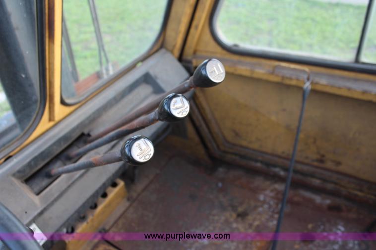 image for item K6812 Caterpillar V200B forklift