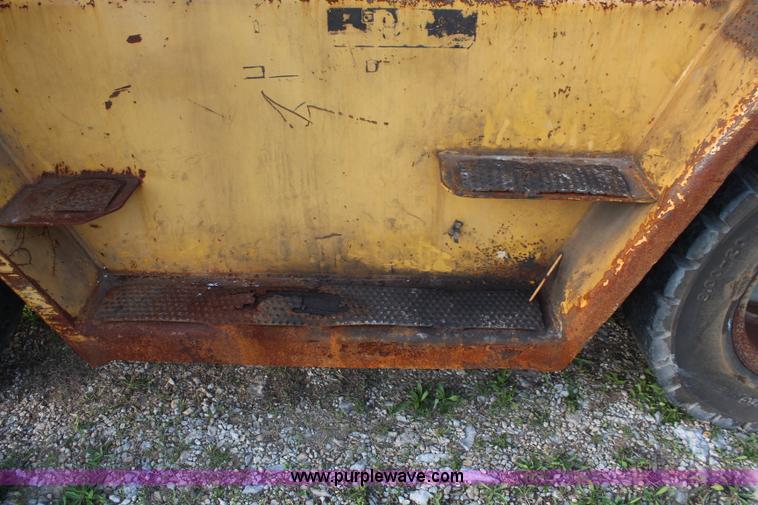 image for item K6812 Caterpillar V200B forklift