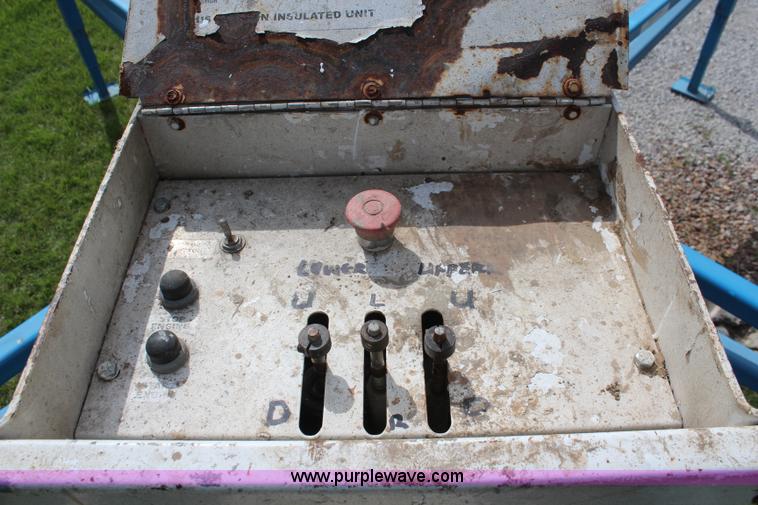 image for item K6999 1999 Ameriquip Eagle 42 towable boom lift