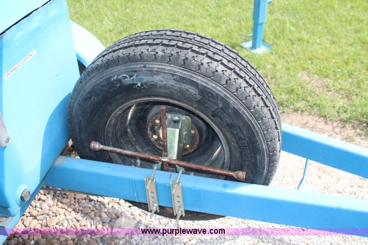 image for item K6999 1999 Ameriquip Eagle 42 towable boom lift