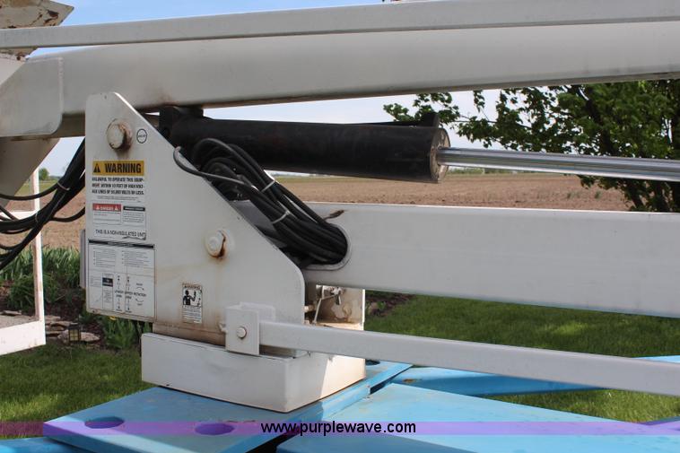 image for item K6999 1999 Ameriquip Eagle 42 towable boom lift