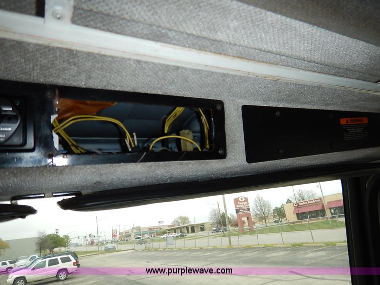 image for item K7392 2000 Freightliner FL70 semi truck