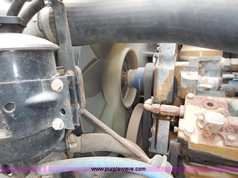 image for item K7392 2000 Freightliner FL70 semi truck