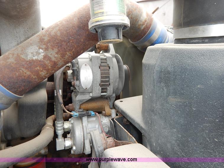 image for item K7392 2000 Freightliner FL70 semi truck