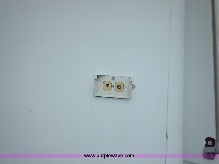 image for item K7392 2000 Freightliner FL70 semi truck