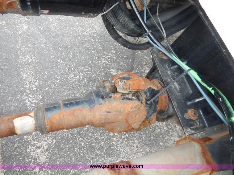 image for item K7392 2000 Freightliner FL70 semi truck