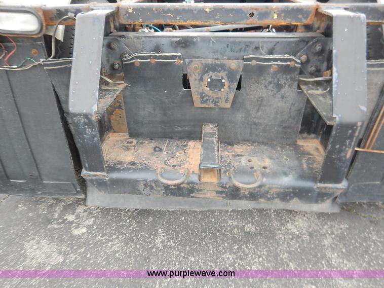 image for item K7392 2000 Freightliner FL70 semi truck