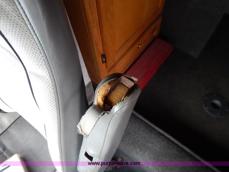 image for item K7392 2000 Freightliner FL70 semi truck