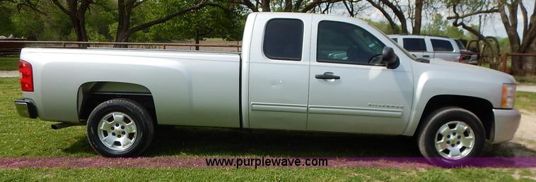 image for item K7422 2011 Chevrolet Silverado 1500 LT Ext. Cab pickup truck