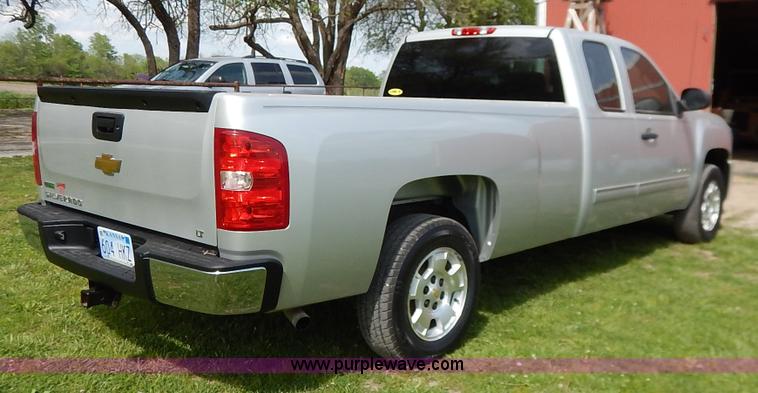 image for item K7422 2011 Chevrolet Silverado 1500 LT Ext. Cab pickup truck