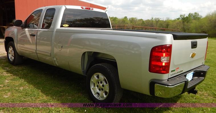 image for item K7422 2011 Chevrolet Silverado 1500 LT Ext. Cab pickup truck