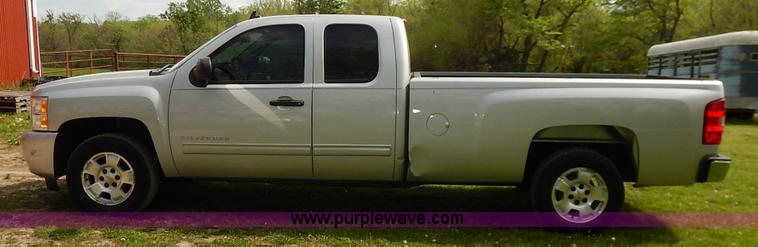 image for item K7422 2011 Chevrolet Silverado 1500 LT Ext. Cab pickup truck