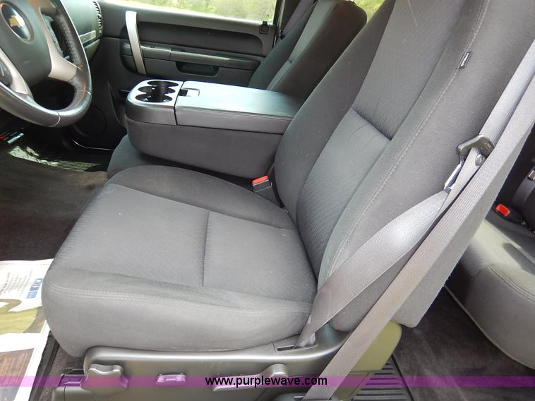 image for item K7422 2011 Chevrolet Silverado 1500 LT Ext. Cab pickup truck