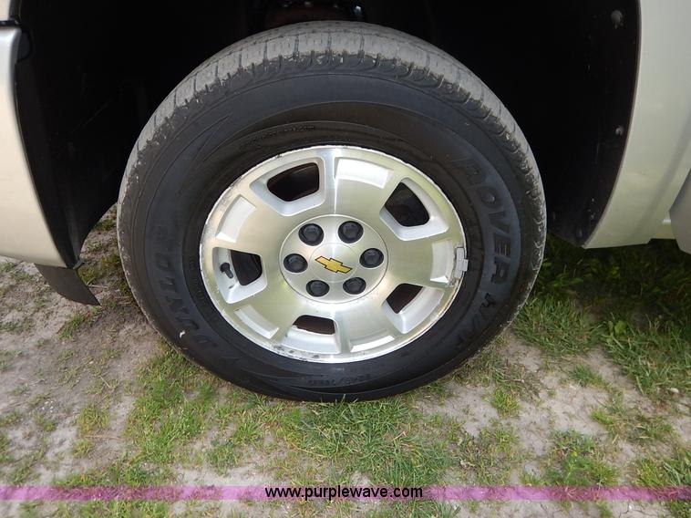 image for item K7422 2011 Chevrolet Silverado 1500 LT Ext. Cab pickup truck