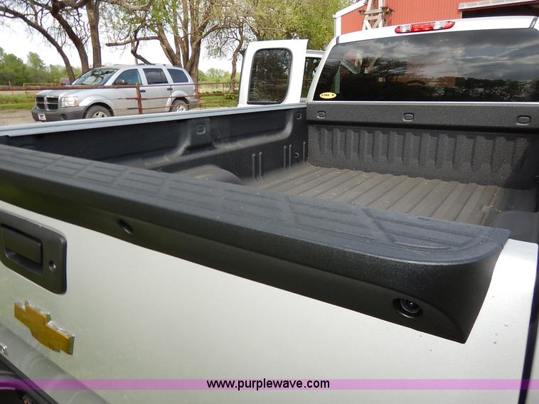 image for item K7422 2011 Chevrolet Silverado 1500 LT Ext. Cab pickup truck