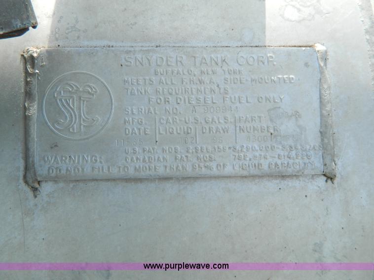 image for item K8065 1986 White semi truck