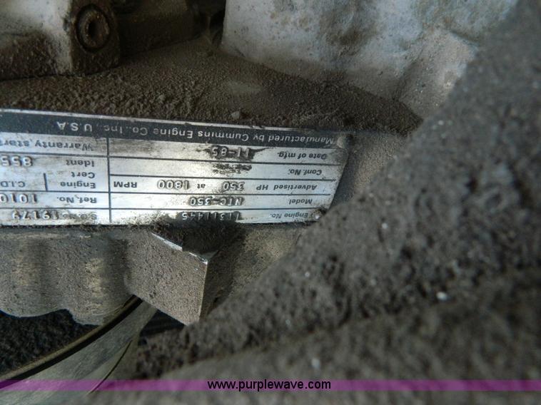 image for item K8065 1986 White semi truck