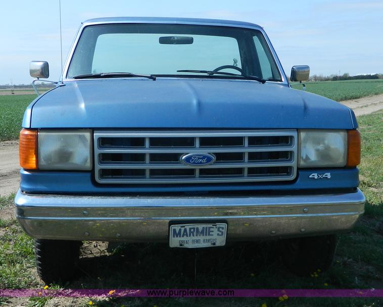image for item K8067 1991 Ford F150 pickup truck