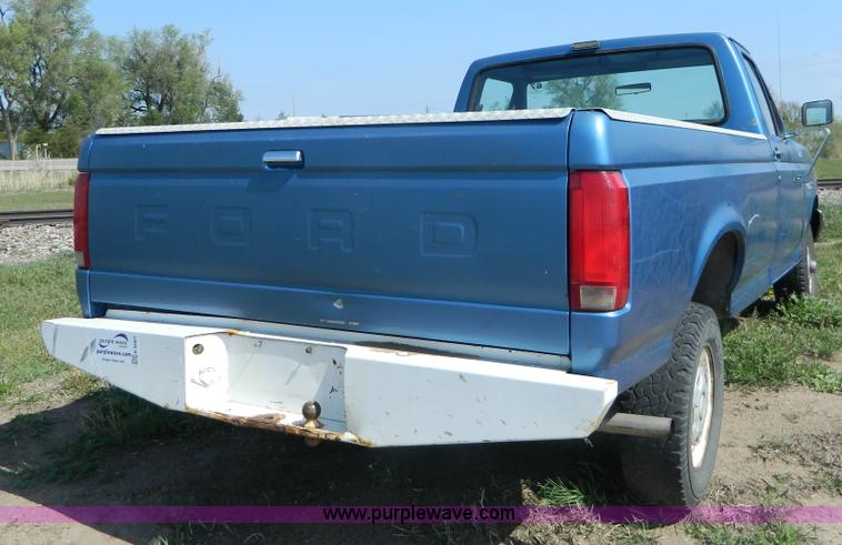 image for item K8067 1991 Ford F150 pickup truck