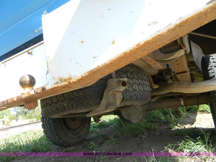 image for item K8067 1991 Ford F150 pickup truck