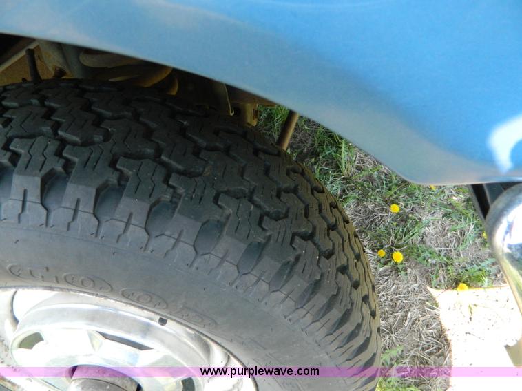 image for item K8067 1991 Ford F150 pickup truck