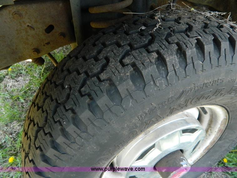 image for item K8067 1991 Ford F150 pickup truck