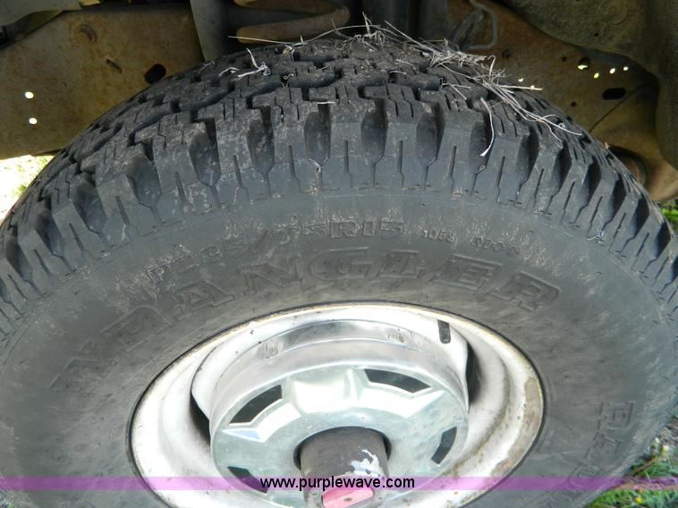 image for item K8067 1991 Ford F150 pickup truck